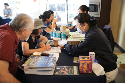 A distribution for survivors of the Palisades fire is held at Tzu Chi's West Los Angeles Service Center on February 2, bringing compassion and support to households who must rebuild their lives from scratch following devastating wildfires that began on January 7. Photo/Mark Chow