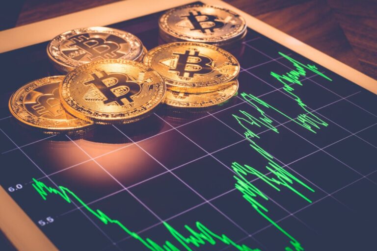 Weekend Round-Up: Crypto World Buzzes With Coinbase, Cathie Wood, Melania Trump And Bitcoin News