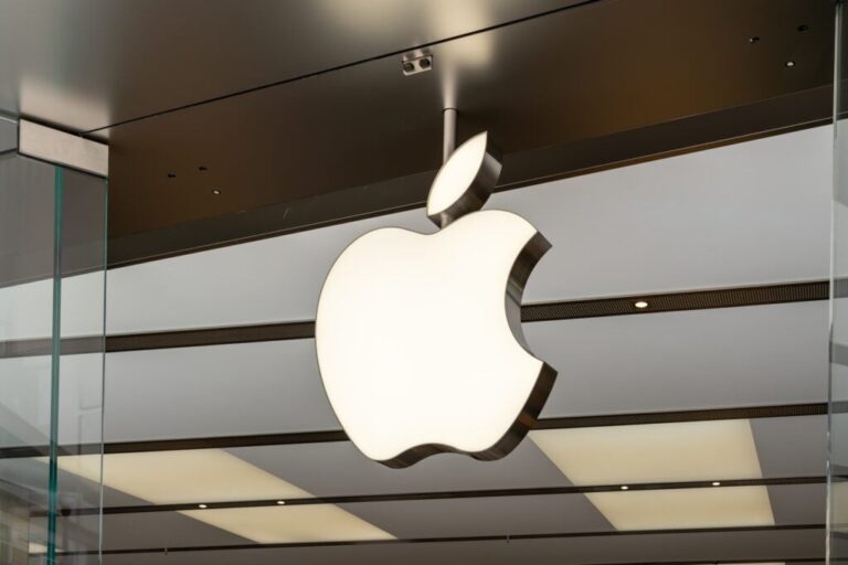Jim Cramer Says Apple Bears ‘Owe Us An Explanation’ After Q4 Report, Dan Ives Calls Earnings ‘Pound-The-Table Moment’ For The Stock – Apple (NASDAQ:AAPL)