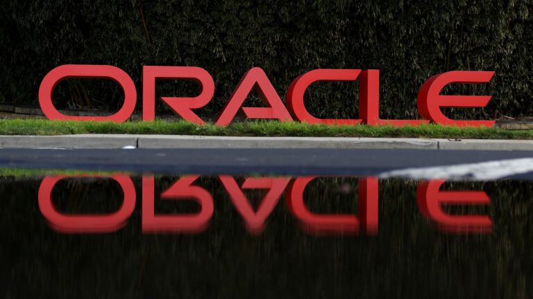 Wall Street is disappointed and confused by Oracle’s report. Where they see the stock going