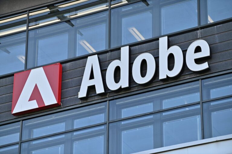Adobe Q4 Preview: Analysts Expect Record Revenue, Company Looks To Reverse Unfortunate Trend After Earnings – Adobe (NASDAQ:ADBE)
