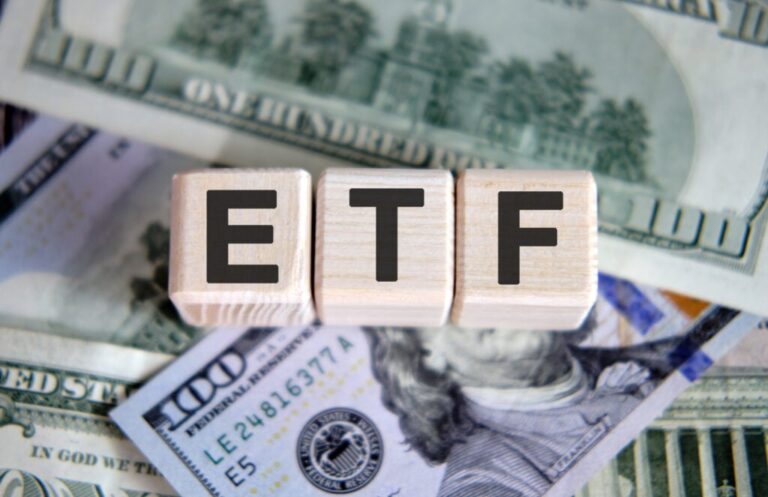 JPMorgan Sees Opportunity In Cash With Its Treasury Money Market ETF – JPMorgan 100% U.S. Treasury Securities Money Market ETF (ARCA:JMMF)