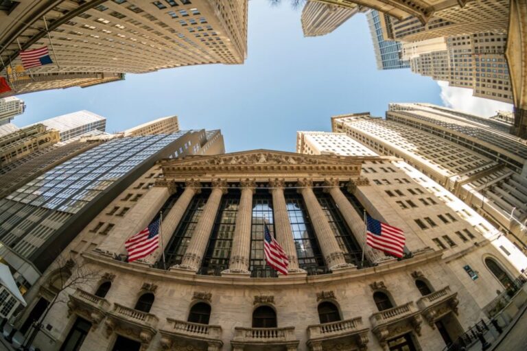 NYSE Chief Says 2026 IPO Boom Is Coming After Market Shutdowns: ‘It’s Going To Be A Busy January…’ – Alphabet (NASDAQ:GOOG), Amazon.com (NASDAQ:AMZN)