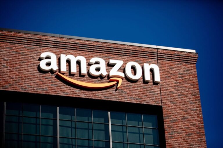 Amazon Reveals Layoff Plans By Mistake In Email To AWS Employees: Report – Amazon.com (NASDAQ:AMZN)