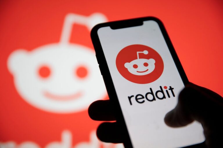 What’s Going On With Reddit Stock Tuesday? – Reddit (NYSE:RDDT)