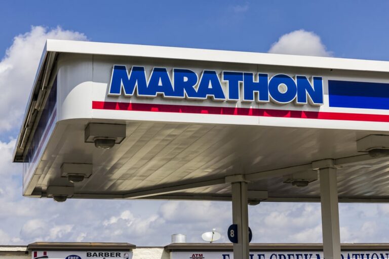 Refiner Earnings Supercycle: History Says Buy These 5 Stocks – Marathon Petroleum (NYSE:MPC)